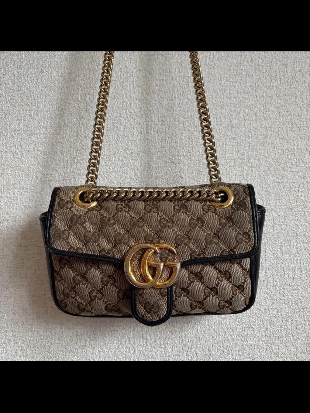 Gucci GG Marmont Small Shoulder Bag in Beige/Black